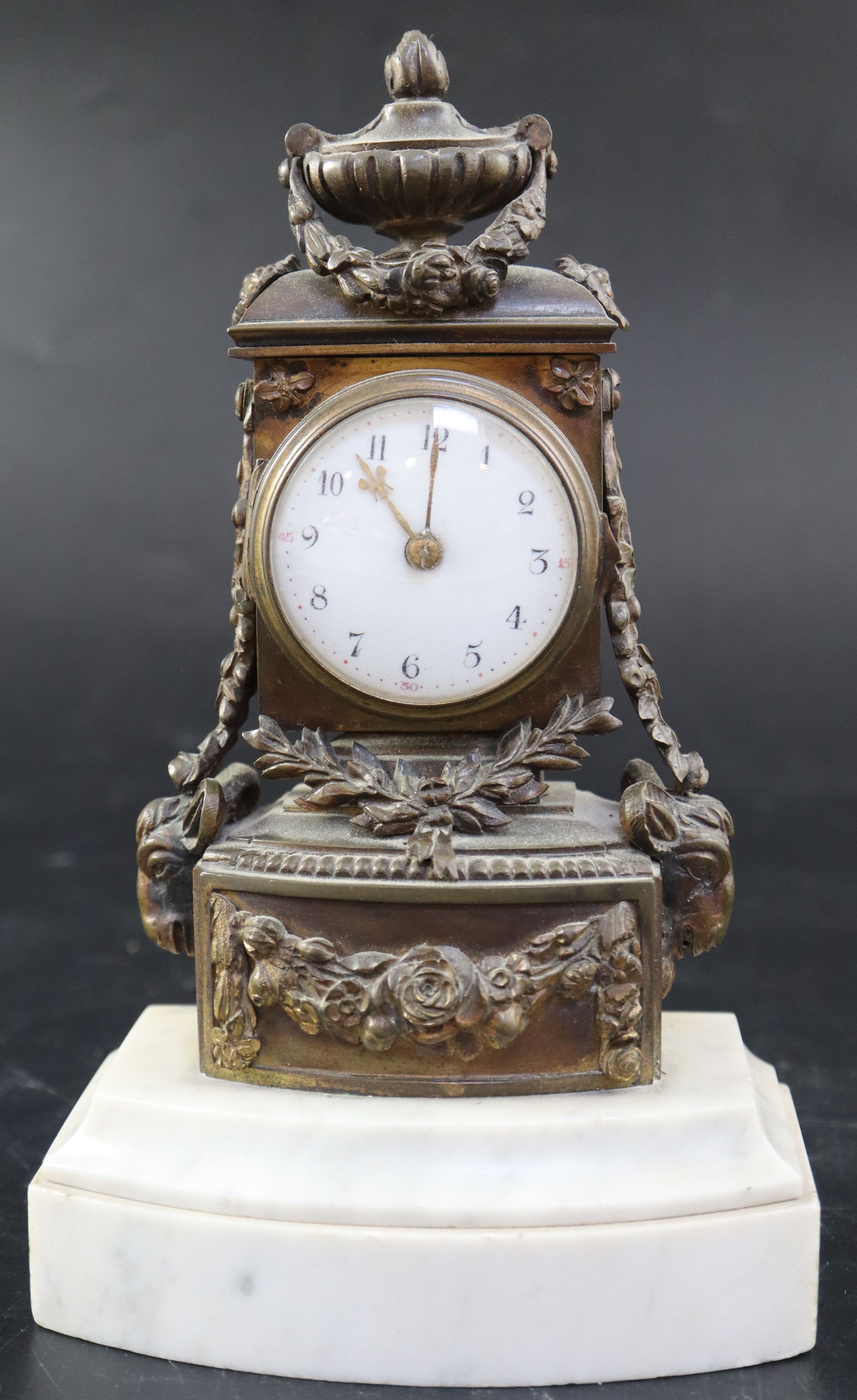 A French bronze and marble mantel timepiece, c.1900, height 21cm